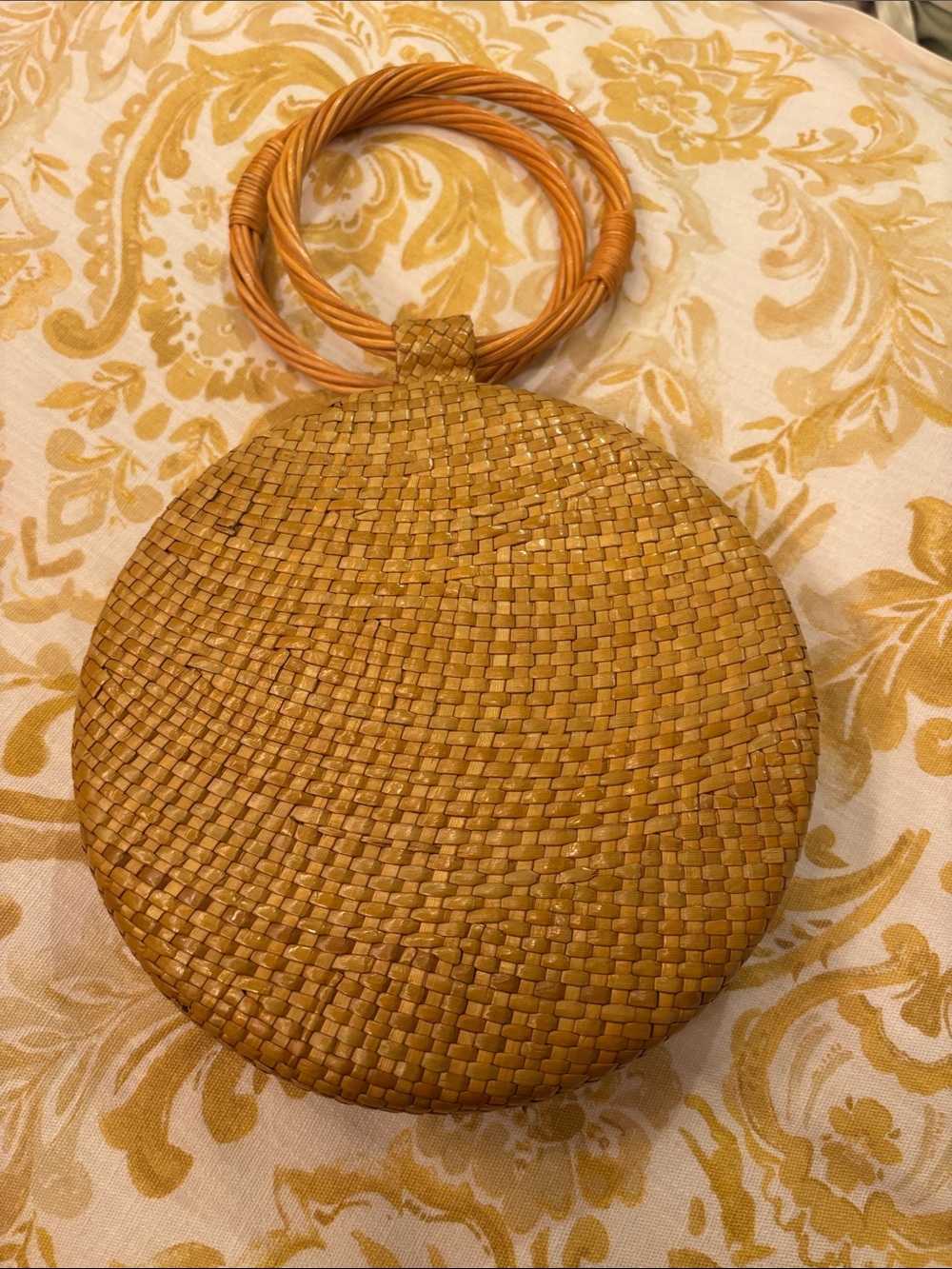 Round Woven Straw Wristlet Bag in Tan